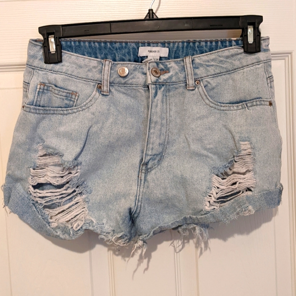 Forever 21 Distressed Denim Jean Shorts Ripped Light Blue Wash Women's Size 28